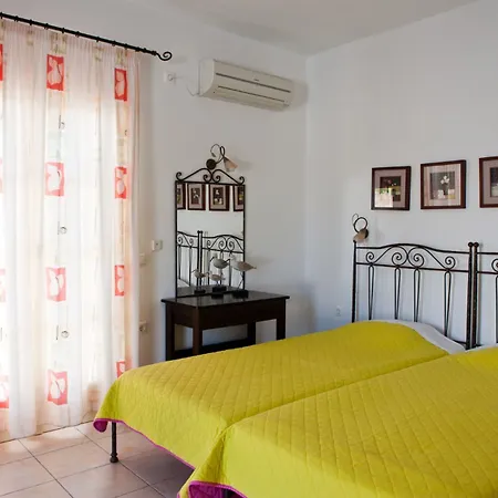 Aparthotel Zefyros Plaka (Naxos)