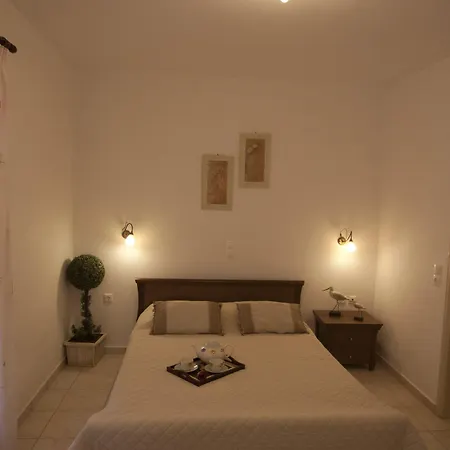 Zefyros Aparthotel 3*