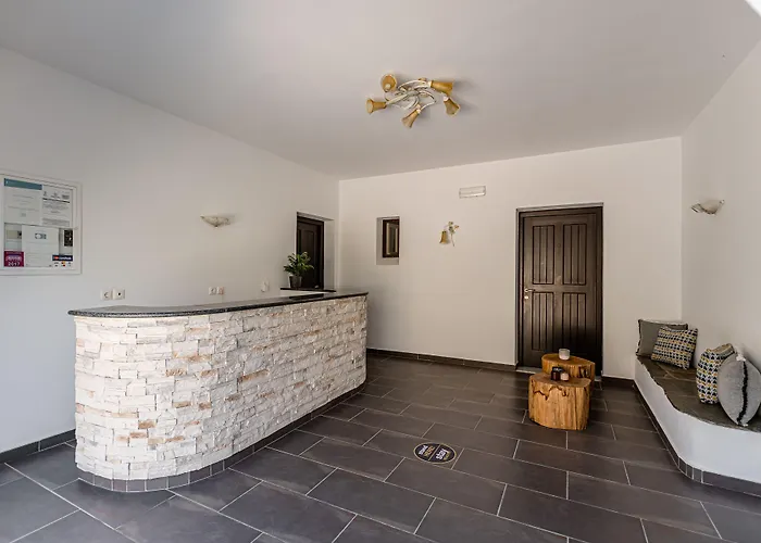 Zefyros Aparthotel Pláka