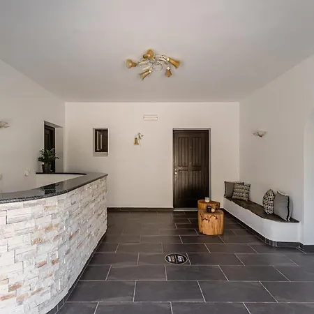 Aparthotel Zefyros Plaka (Naxos)