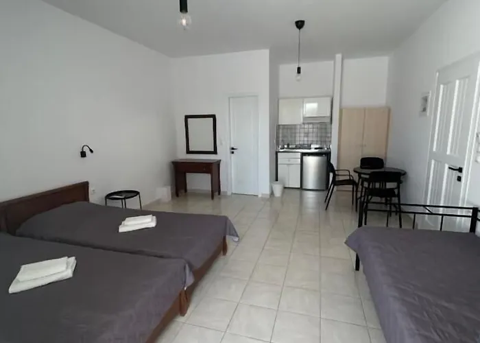 Zefyros Aparthotel 3*